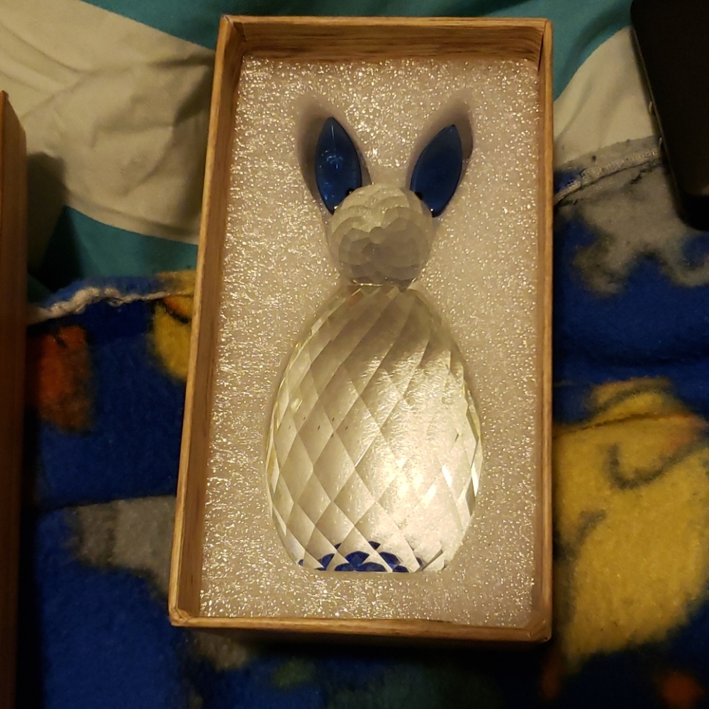 Crystal Rabbit - Picture 2 of 2
